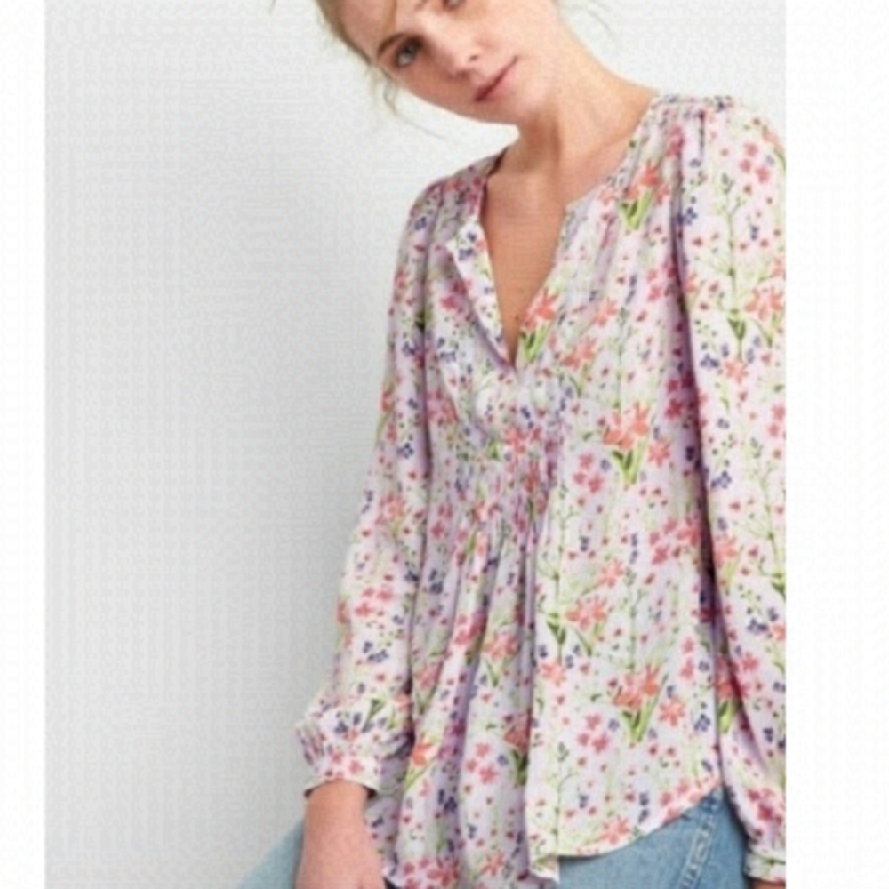 GAP Lavender Floral Pintuck Blouse with Split Neck